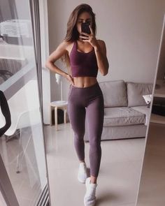 Black Workout Clothes, Lululemon Clothing, Poses Art, Outfit Gym, Gym Fashion