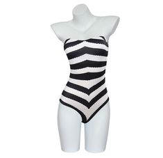 Features:Series: BarbieCharacters: BarbieCategory: Cosplay CostumeMaterial: PolyesterPackage Include: One Piece Swimsuit Size Bust Waist Length cm inch cm inch cm inch S 76 30 66 26 56 22 M 80 31 70 28 58 23 L 84 33 74 29 60 24 XL 88 35 78 31 62 24 2XL 92 36 82 32 64 25 3XL 96 38 86 34 66 26 Fitted Sleeveless Swimwear For Costume Party, Summer Cosplay Stretch Bodysuit, Fitted Swimwear For Summer Cosplay, Barbie One Piece, Barbie 2023, Swimsuit Cosplay, Halloween Cosplay, Cosplay Wigs, Waist Length