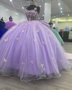 15s Dresses Purple, Quinceanera Dresses Lavender Purple, Light Purple Dress With Butterflies, Purple 16 Dresses, Quncie Dresses Light Purple, Violet Purple Quinceanera Dresses, Sweet 16 Dresses Butterfly, Purple Butterfly Sweet 16 Dresses, Butterfly Quince Dress Purple