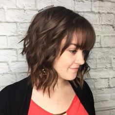 Lob With Layers And Bangs, Lob With Layers, Lob With Bangs, Layers And Bangs, Bangs For Round Face, Wavy Lob, Textured Bob, Haircut With Bangs, Angled Bob