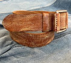 "Lifetime belt suitable for women and men Full of style and adds to any outfit Available in all sizes and colors  Genuine vintage Leather belt 43mm handmade classic for jeans Material: 100% Leather Color: Brown 100% real picture ! - Small - 28\" - 32\" (71 - 81cm) - Medium - 32\" - 36\" (81 - 91cm) - Large - 36\" - 40\" (91 - 102cm) - XL - 40\" - 44\" (102 - 112cm) - XXL - 44\" - 48\" (112 - 122cm)" Tan Wash, Vintage Leather Belts, Leather Belts Men, Jeans Material, Suspender Belt, Mens Belts, Suspenders, Vintage Leather, Leather Belt