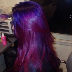 Dark Purple To Pink Ombre Hair, Dark Colourful Hair, Coloured Hair Inspiration, Colors To Dye My Hair, Purple To Red Hair, Bright Hair Dye Ideas, Hair Colors To Dye Your Hair, Red To Purple Hair, Pink And Blue Hair Ideas