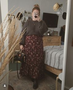 Layered Skirt Outfit, Curvy Mom Outfits, Christian Outfits Modesty, Outfit Ideas For Plus Size, Mom Outfits Winter, Plus Size Chic, Pentecostal Fashion, Plus Size Fashion Tips