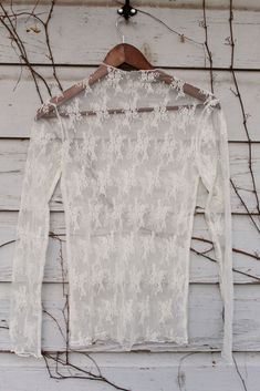 Flowered Mesh Top White Mesh Top Outfit Long Sleeve, White Mesh Top Outfit, Boho Top Outfit, White Mesh Shirt, Mesh Top Outfit, Mesh Shirts, Women Fashion Ideas, White Mesh Top, Waistcoat Outfit