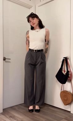 emilyarmas on ig Outfit Ideas Summer Pants, Engineer Clothes Women, Outfit Ideas Professional Casual, Business Casual Outfits Black And White, In The Office Outfits, Womens Dress Pants Outfits Classy, Phd Outfit Women, Makeup Artist Clothes Outfits, Suit Trousers Women Outfit Casual