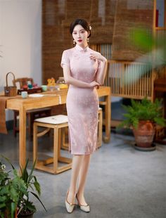 Beth and Brian Qipao - GSJ bethandbrianqipao Formal Fitted Pink Cheongsam, Pink Fitted Cheongsam With Short Sleeves, Casual Qipao, Qipao Black, Traditional Cheongsam, Black Cheongsam, Qipao Pattern, Qipao Wedding, Red Qipao