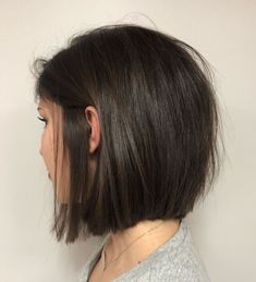 Short Hair For Coarse Hair, Brunette Bob Fine Hair, Brunette Bobs For Fine Hair, Soft Bob Haircut, Brunette Short Bob, Bob Brunette, Brunette Bob Haircut, Mom Hair, Brunette Bob