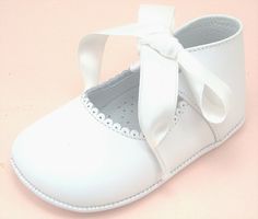 De Osu - baby girls' dress crib shoes with scalloped throat Handcrafted in premium white leather with satin ribbons Perfect for dress-up and special occasions Custom made in Spain using top quality components Full leather breathable lining Cushioned leather insole Soft self leather sole. FITTING: Shoes vary so please compare foot length with insole measurements, allowing about 3/8" for legwear, wiggle room & growth (See How to Fit Shoes on Ten Rod Shoes homepage - consultations always OK): Euro White Leather Dress, Ribbon Laces, European Dress, Ribbon Dress, Bow Shoes, Crib Shoes, White Ribbon, Leather Dress, Baby Accessories