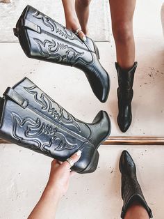 DETAILS Metallic PU leather Cowboy style Chunky heel Side zipper Black Faux Leather Western Boots, Black Western Style Faux Leather Boots, Cowgirl Shoes, Western Boots For Women, Black Western Boots, Botas Western, Pink Cowboy Boots, Western Shoes, Metallic Boots