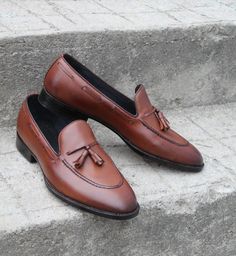 Crafted Leather Brown Tassel Loafers Classic Men Dress Shoes on Storenvy Quality Leather Boots, Men Dress Shoes, Custom Design Shoes, Shoe Crafts, Handmade Leather Shoes, Tassel Loafers, Classic Man, Brown Fashion, Leather Craft