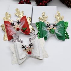 Christmas Bow Ideas, Holiday Hair Clips, Christmas Parade Floats, Leather Hair Bows, Faux Leather Bows, Woman Costumes, Girls Hair Bows Diy, Christmas Bows Diy, White Hair Bows