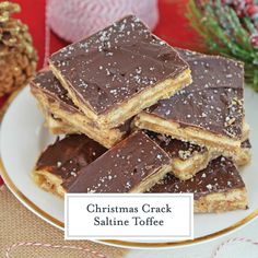 Christmas Crack is a classic butter toffee on buttery Ritz crackers and topped with chocolate. Make this classic holiday treat in 20 minutes! #christmascrack #buttertoffeerecipe #saltinecrackertoffee www.savoryexperiments.com Christmas Cracker Candy, Butter Toffee Recipe, Saltine Cracker Toffee, Ritz Cracker Recipes, Saltine Cracker, Saltine Toffee, Cracker Candy, Toffee Candy