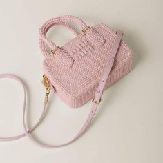 Miu Miu Crochet Bag, Crochet Shoulder Bag Pattern Free, Miu Miu Crochet, Tas Celine, Crochet Handles, Embroidered Lettering, Diy Crochet Bag, My Style Bags, Crochet Bag Tutorials