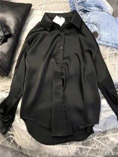 Female Shirt Styles, Button Up Shirt Women, Female Shirt, Satin Shirts, Satin Style, Fall Tops, Fall 2024 Fashion, Satin Long Sleeve, 2024 Fashion Trends