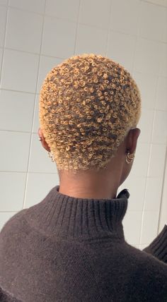 Short African Haircut, Bleached Shaved Head Black Women, Big Chop With Undercut, Black Short Hair Styles African American, Colour Hair Ideas Short, Short Hair Colour Ideas, Short Dyed Hair Ideas, Short Dyed Hair Black Women