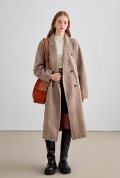 素材 ポリエステル:20％/シルク10%ウール60% 着用サイズ 175cm BWH : 80/59/89 Mサイズ Brown Tweed Wool Long Coat, Brown Double-breasted Wool Coat With Double Button, Brown Long-sleeve Wool Coat, Chic Brown Wool Coat With Double-breasted Button Fastening, Brown Wool Single-breasted Outerwear, Mulberry Silk, Long Coat, Wool Coat, Skirt Pants