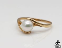 Metal: 14k Yellow Gold Weight: 2.5 grams Ring Size: 9.25 Pearl Size: ~ 6.8mm *The Edward Sultan Na Hoku 14k Yellow Gold White Round Pearl Statement Ring is a stunning piece of jewelry, featuring a lustrous white round pearl set in a beautifully crafted 14k yellow gold band. This elegant ring combines timeless design with modern sophistication, making it a perfect statement accessory for any occasion.* Pearl Ring Simple, Ring Inspo, Mom Wedding, Tacoma Wa, Pearl Set, Elegant Ring, Work Clothes, Pearl Size, Gold Band