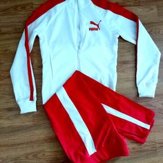 Never Worn Casual Red Tracksuit For Jogging, White Sporty Tracksuit For Sports, Sporty White Tracksuit For Sports, White Stretch Tracksuit For Sportswear, Casual White Tracksuit For Sports, White Cotton Tracksuit For Sports, Red Cotton Sporty Tracksuit, Red Fitted Tracksuit Sportswear, Red Fitted Tracksuit For Sportswear