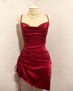 Item Details £º Fabric: Satin Silhouette: Sheath Sleeves: Sleeveless Outfit Vestido Rojo, Short Red Prom Dresses, Hot Prom Dress, Red Homecoming Dresses, Satin Short, Looks Party, Dress Homecoming, Sequin Prom Dresses, Backless Prom Dresses