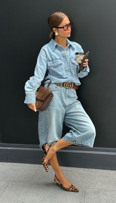 Look Working Girl, Dress Trending, Trend Jeans, Classic Style Outfits, Art Cute, Instagram Model, Casual Chic Outfit, Beauty Art, Fashion Over 50