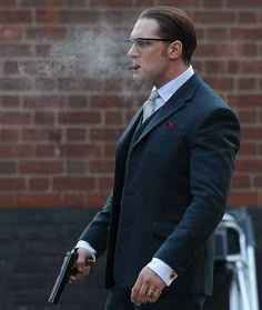 Reginald Kray, Hitman Aesthetic, توم هارد�ي, Gangster Outfit, Legend 2015, Don Vito Corleone, Tom Hardy Legend, Rauch Fotografie, Mafia Gangster