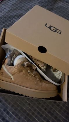 #uggs #ugglife #uggseason #uggbootsforwomen #shoes #shoesaddict #shoeslover #shoesoftheday #fashion Ugh Trainers, Ugh Shoes, Preteen Shoes, Teen Shoes, Cute Uggs, Ugg Sneakers, Shopping Haul, Pretty Shoes Sneakers, Shoe Wishlist