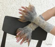 Wet felting tutorial Felted fingerless gloves wristwarmers | Etsy Wet Felting Tutorial, Felted Mittens, Camp Bestival, Making Felt, Tovad Ull, Felting Tutorial, Beauty And The Beast Costume, Wool Fingerless Gloves, Tree Bark Texture