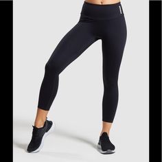 Gymshark Woman’s Training 7/8 Leggings Color: Black Size: S Nwt Vertical Logo, Legging Court, High Waisted Leggings Workout, Running Clothes Women, Gymshark Flex Leggings, Bra Measurements, Textured Leggings, Gym Workout Outfits, Gym Clothes Women