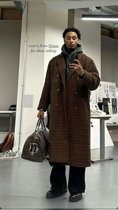 Men Long Coat Outfit, Overcoat Men Outfit Street Styles, Mens Winter Outfits Classy, Men Trench Coat Outfit, Brown Coat Outfit Men, Mens Trench Coat Outfit, Overcoat Outfit, Brown Coat Outfit, Peacoat Outfit