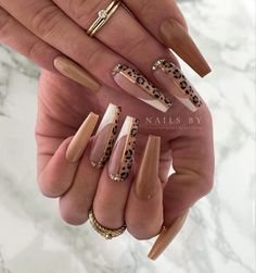 Ongles Beiges, Leopard Nail Designs, Nails Sparkly, Print Nail Art, Classy Prom, Prom Nail, Nails Ombre, White Prom, Cheetah Nails