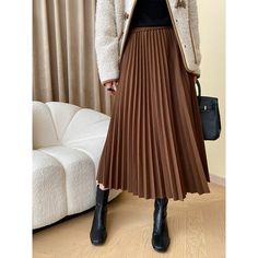 F00231088-400 Brown Pleated Skirt Outfit, Pleated Skirt Outfits, Brown Pleated Skirt, Fashion Draping, Pleats Skirt, Skirt Draping, Pleated Drapes, Brown Skirt, Top Wedding Dresses