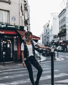 Music And Love, Love In Paris, Street Style Outfits Casual, Rock'n Roll, Data Recovery, Casual Chic Style, The Festival, Boho Casual, Street Style Outfit