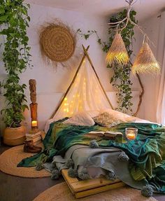 Boho design and decor can be intimidating, but this inspiration proves you can bring the boho look home. Boho decor ideas and design have never been so doable, no matter the space you're working with. Bohemian Bedrooms, Modern Bohemian Bedroom, Bohemian Bedroom Decor, Bedroom Decor Design, Bohemian Bedroom, Boho Dekor, Decor Minimalist, Cozy Room