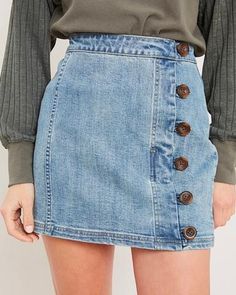 watch me fly button up denim mini skirt - denim medium wash - shophearts Rok Mini, Circle Skirts, Denim Skirt Outfits, Diy Vetement, Rock Outfit, Skirt Denim, Skirt Maxi, Skirt Mini, Denim Details