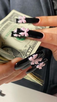 Simply Nail Designs Simple, Nail Pfp Aesthetic, Oval Y2k Nails, Matching Sets Nails, Chop Shop Nails, All Black Nails With Charms, Nail Inspiration Y2k, Asian Inspired Nails, Cute Latina Nails