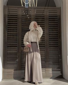 Outfit Muslim, Muslim Women Clothing, Modest Winter Outfits, Modest Girly Outfits, Women Dress Collection, Classy Gowns