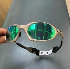 Oakley Eyewear, Oakley Glasses, Cool Glasses, Mens Trendy Outfits, نظارات شمسية, Sports Glasses, Stylish Glasses, Aesthetic Indie, Men Fashion Casual Outfits