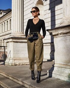 Paperbag Hose, Cargo Pants Outfit, Looks Black, Fall Fashion Outfits, Look Casual, Winter Fashion Outfits, Outfits Casuales, Look Fashion, New Outfits