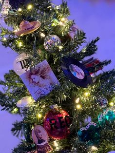 #taylornation #taylor #taylorswiftlyrics #erastour #christmasornaments #christmascelebrations# Taylor Swift Tree, Taylor Swift Christmas Tree, Taylor Swift Christmas, Taylor Swift Lyrics, Eras Tour, Room Ideas, Taylor Swift, Swift, Christmas Tree