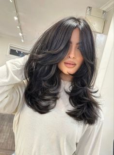 Long Layers Short Length Hair, Mid Back Length Hair, Disconnected Layers, Long Sleek Hair, Long Haircut, Layered Haircuts For Medium Hair, Colour Ideas, Beauty Inspo