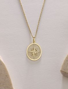 Gold Compass Necklace, Compass Jewelry, Compass Pendant, Compass Necklace, Wooden Rings, Pendant Gold, Necklace Personalized, Dream Jewelry, Metal Stamping