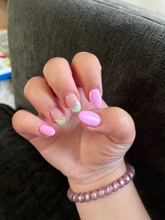 Pink And Green Nails With Flowers, Spring Break Gel Nails Short, Summer Nails Green And Pink, Pink Nails With Green Tips, Flower Nail Inspo Acrylic, Spring Break Nail Ideas French Tip, Pink And Green Short Nails, Light Green And Pink Nails, Summer Gel Nails Pink