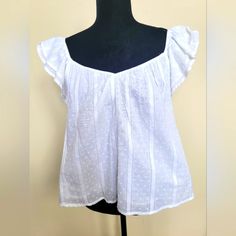 Such A Sweet And Feminine Top. I Am A Large On Top, 10/12, Fits Great. Make Me An Offer. Questions? Leave A Comment Below! Casual White Tops With Ruffled Straps, Fitted Blouse With Ruffled Straps For Day Out, Casual Spring Blouse With Ruffled Straps, White Cotton Tops With Ruffled Straps, Cotton Blouse With Ruffled Straps, Cotton Blouse With Ruffled Straps And Details, White Top With Ruffled Hem And Straps, White Tops With Ruffled Straps, White Tops With Ruffled Straps And Details