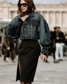 Centenera Christine, How To Wear Denim Jacket, Street Game, Moda Denim, Dior Paris, Fashion Paris, Denim Jacket Outfit