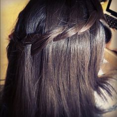 23 Five-Minute Hairstyles For Busy Mornings 5 Minute Hairstyles, Instagram Hairstyles, Waterfall Braid, Easy Hair, Pompadour