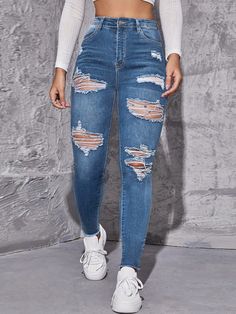 Chic Denim Jeans Jackets: Outfit Ideas and Styling Tips. Trendy Denim Jeans Fashion for Ladies Outfits Con Jeans, Blue Ripped Jeans, Stylish Hoodies, Cute Jeans