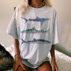 Surfergirl Style, Shark Pictures, Retro Surf, Sleeve Placket, Summer Retro, Mode Inspo, Pullover Designs, Mode Inspiration, Casual Tee