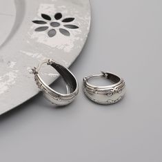 "READY TO SHIP Size:  L : 0,79\" | W : 0,87\" ►925K sterling silver, they are tarnish free and waterproof, safe for sensitive skin. Perfect for everyday wear. ► In order for the products to be used longer without losing their properties,should be avoided contact with perfume, water and liquid chemicals. ► Each purchase will arrive packaged ready to give as a gift, in a protective box. ► You can leave a special message that you want written in the box during checkout. ► Material Content: 925K Ste Elegant Round Earrings With Artistic Design, Artistic Silver Metal Hoop Earrings, Silver Artisan Earrings With Artistic Design, Artisan Silver Earrings With Artistic Design, Artistic Silver Round Earrings, Textured Earrings, Retro Earrings, Hippy Gifts, Retro Earring