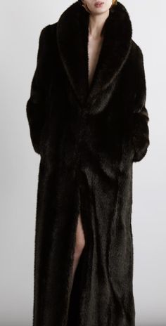 Soviet Fashion, Brown Fur Coat, Black Fur Coat, Elegant Shawl, Black Faux Fur Coat, Mr Porter, Black Outfit, Fur Jacket