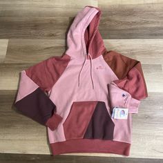 Women's Champion Classic Fleece Hoodie New With Tags Attached. Size Small Pink Hooded Hoodie With Patchwork, Pink Fleece Sweatshirt For Winter, Pink Patchwork Hoodie, Pink Hoodie With Kangaroo Pocket For Streetwear, Pink Patchwork Hoodie For Winter, Pink Patchwork Hoodie For Fall, Winter Pink Patchwork Hoodie, Pink Cotton Patchwork Sweatshirt, Pink Fleece Sweatshirt For Streetwear